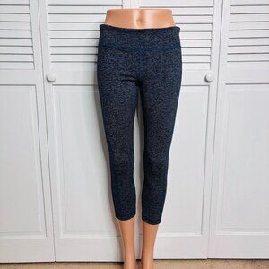 UNDER ARMOUR Blue Capris Leggings Size Medium